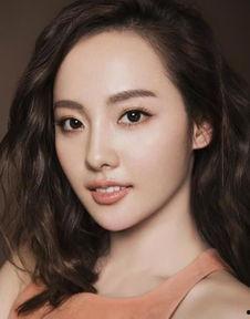 国产凸眼凤眼美女视频,惊艳镜头下的东方美眸