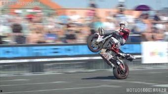 国外人骑国产摩托车视频,外国友人骑行体验大揭秘