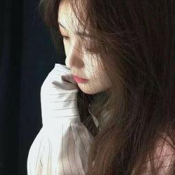 国产超级视频女生霸气,女生霸气演绎，魅力四射的视觉盛宴