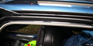 国产荣威安装迎宾灯视频,打造尊贵出行体验